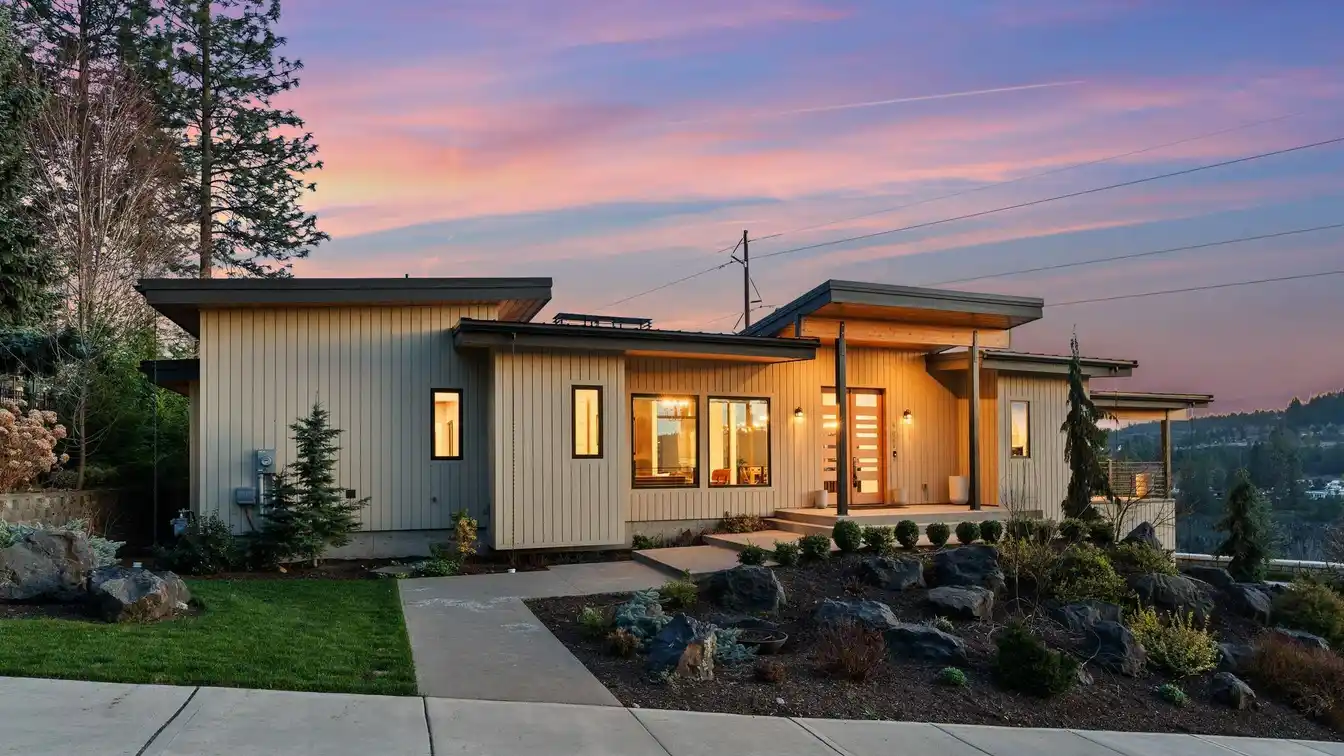 Modern Smart Home on the Bluff