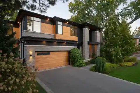Architectural Triumph in the Heart of Donalda