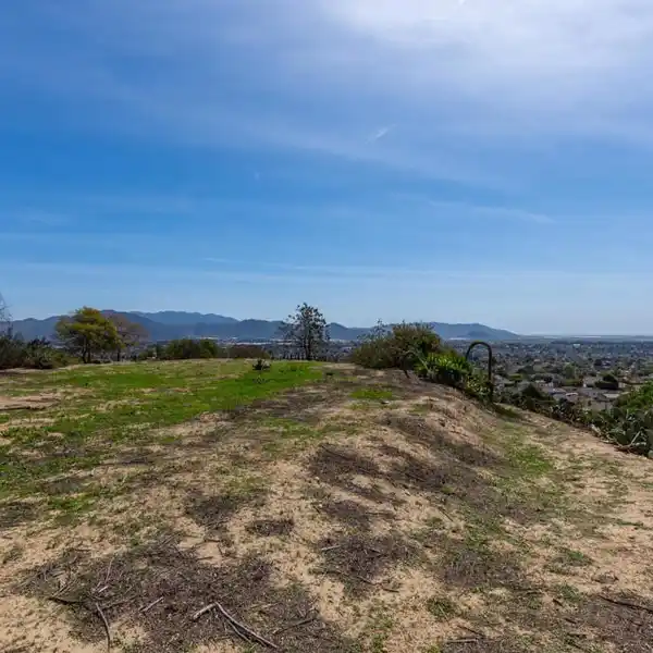 4.6 ACRES WITH OCEAN VIEWS