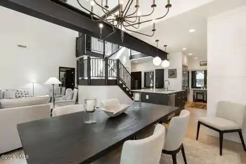 Beautifully Updated Dakota Townhome