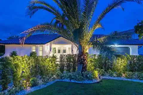 Luxurious Abode Set Against a Serene Lakefront Backdrop