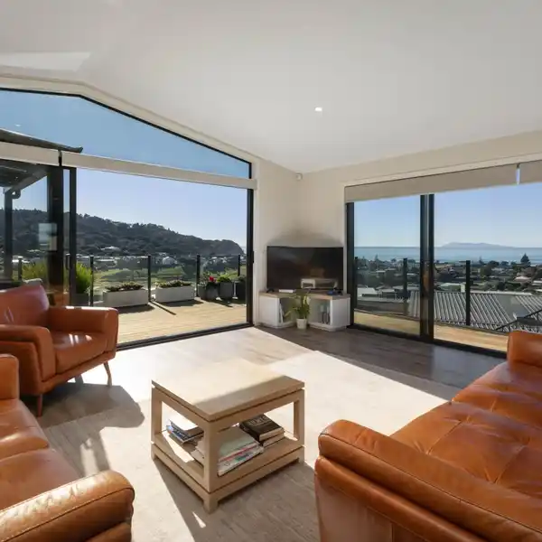 INTELLIGENTLY DESIGNED HOME NEAR WAIHI BEACH