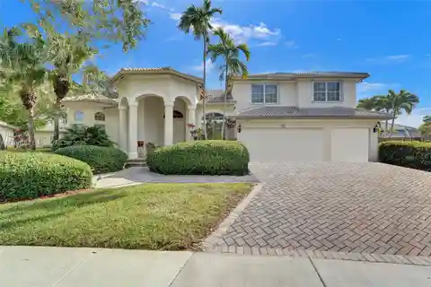 Rare Opportunity in Pembroke Isles