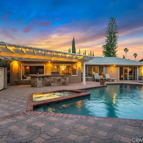 SPRAWLING SINGLE STORY GRANADA HILLS POOL HOME