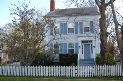 CHARMING FEDERAL-STYLE HOUSE