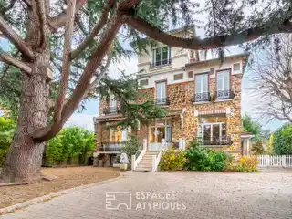 Prestigious Millstone Villa in the Plateau District