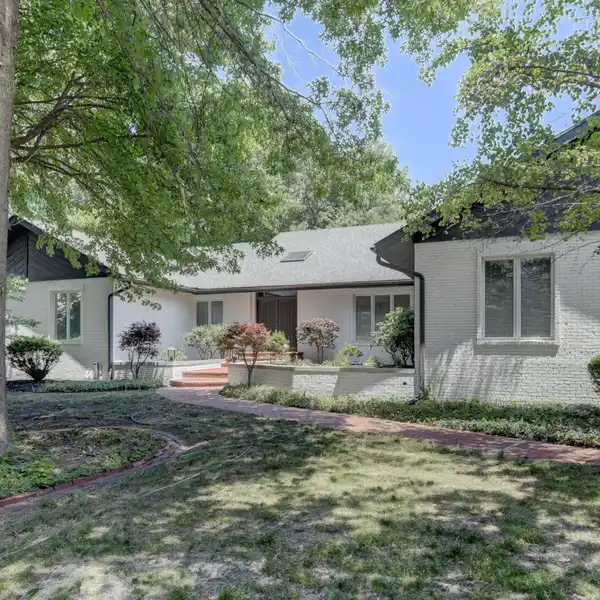 SPACIOUS UPDATED RANCH HOME IN BRIAR RIDGE