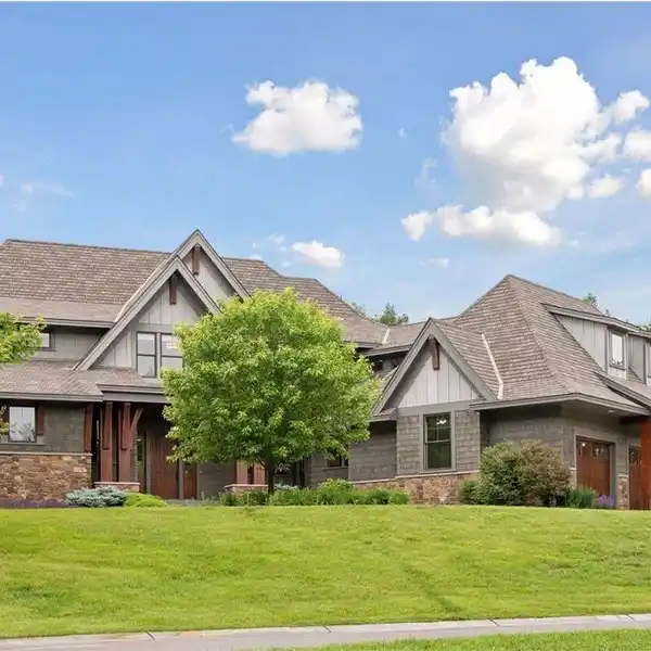 CUSTOM LAKE ELMO RETREAT WITH STUNNING VIEWS