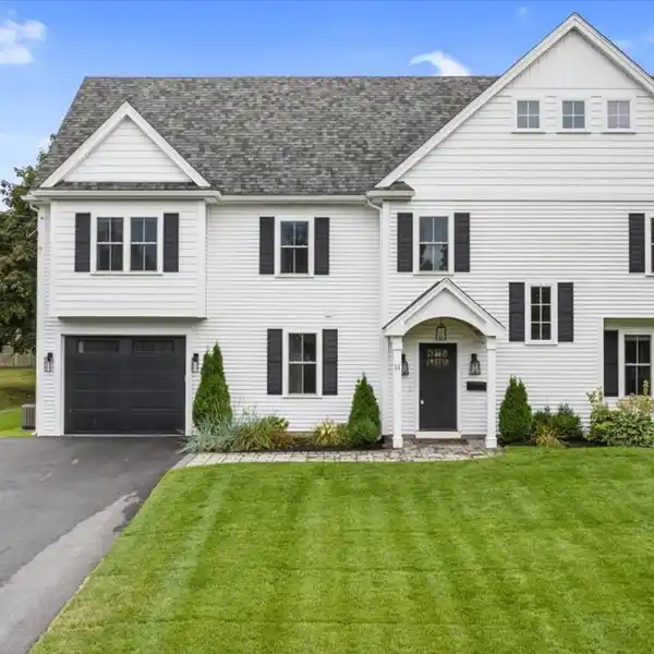 MODERN COLONIAL WITH BRIGHT AND OPEN SPACES