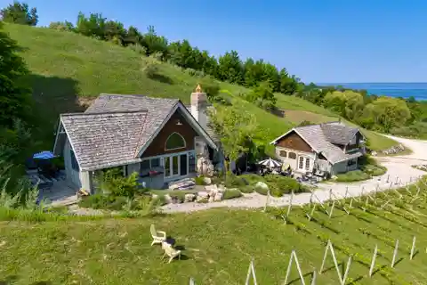 Willow Winery & Vineyard