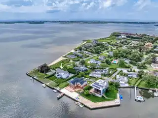 Waterfront Beach House on Shinnecock Bay