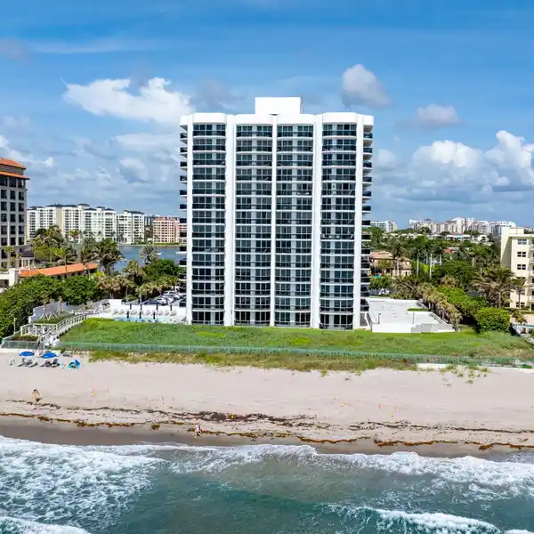 SPECTACULAR HIGH-FLOOR, WRAPAROUND CORNER RESIDENCE