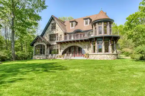 Enchanting Retreat on Coveted Chebeague Island