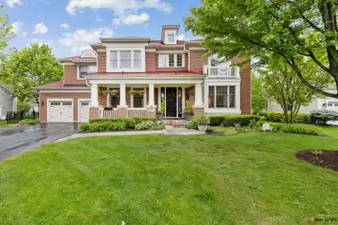 Fantastic Two-story Foyer