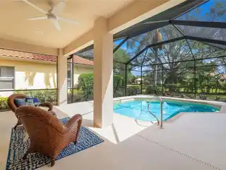 Private Oasis in Vineyards