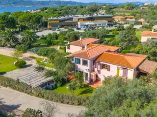 Lovely Five Bedroom Villa