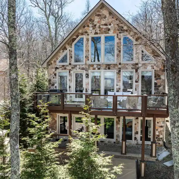LIKE-NEW MOUNTAINTOP HOME AT WINTERGREEN RESORT