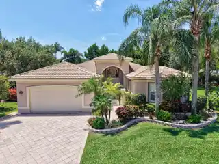 Perfectly Maintained Home in Valencia Palms