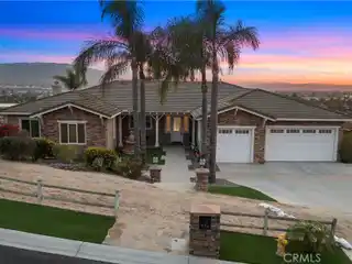 Luxurious and Charming Single-Story Estate
