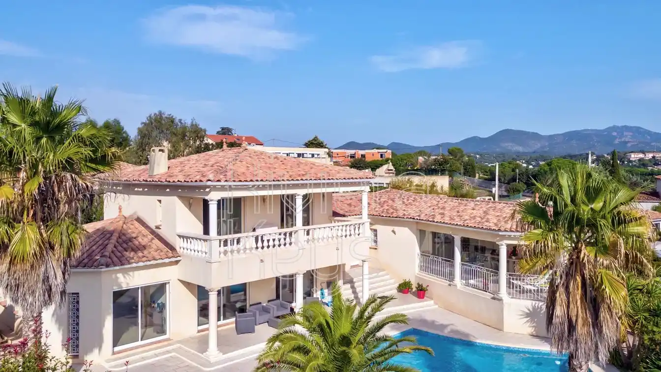 Stunning Architect-designed Villa