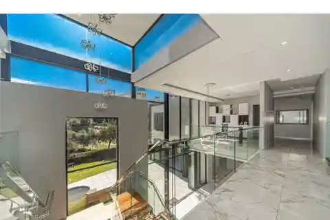 Complete a Luxury Home in a Prestigious Area