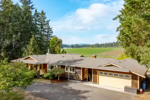 Rancher-Style Residence on 2.1-Acres
