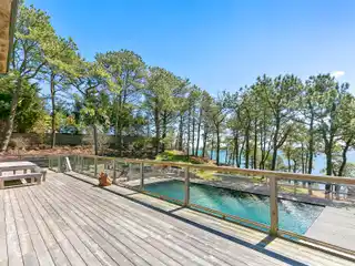 Bay Front Beauty - an Entertainer's Dream