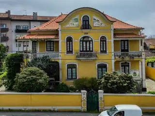 Restored 1929 Estate with Timeless Elegance