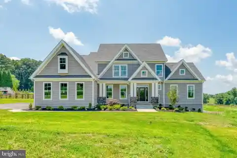 Move-In Ready Craftsman on Acreage