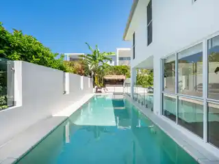 A Commanding Statement of Coastal Living