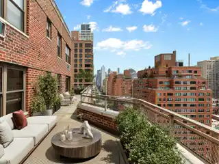 Exceptional Sun-Soaked Apartment in Gramercy North