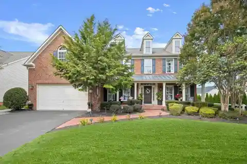 Resort Style Elegance with Designer Touches