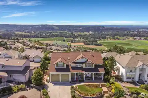 Sky Island Luxury with Stunning Mt. Rainier Views