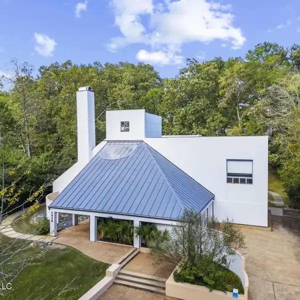 EXQUISITE TIMELESS ESTATE IN PRESTIGIOUS EASTOVER SUBDIVISION.