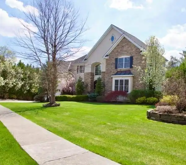 GORGEOUS HOME IN A LUSH SETTING