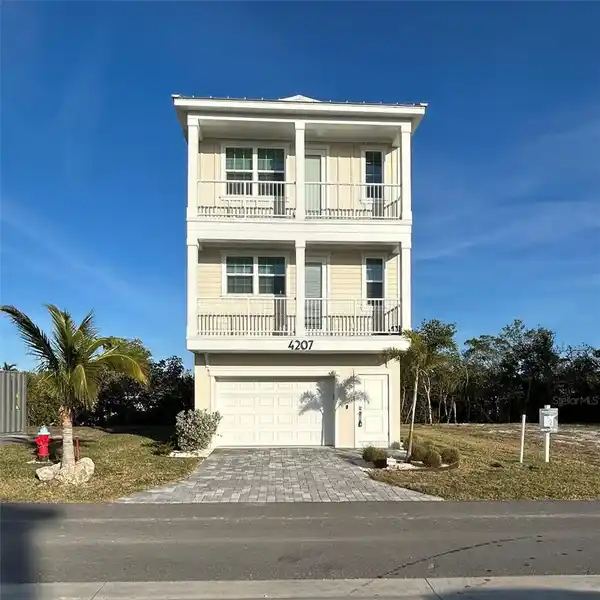 THE PINNACLE OF COASTAL LIVING