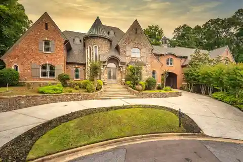 One-of-a-kind Luxury Estate in East Memphis