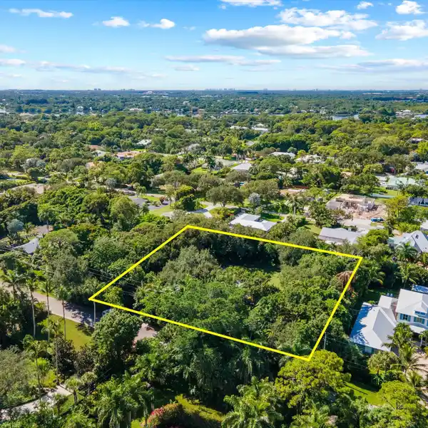 EXCEPTIONAL PENNOCK POINT OPPORTUNITY