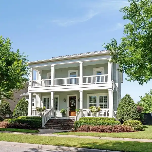 UPDATED DANIEL ISLAND BEAUTY WITH DREAM YARD