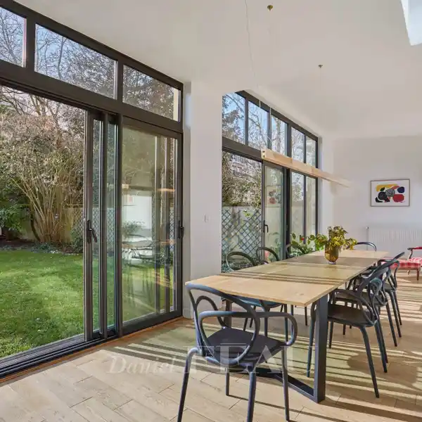 MID-CENTURY CHARM WITH MODERN FAMILY COMFORTS