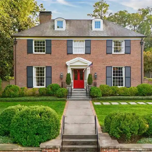 ENCHANTING AND HISTORICALLY SIGNIFICANT RESIDENCE