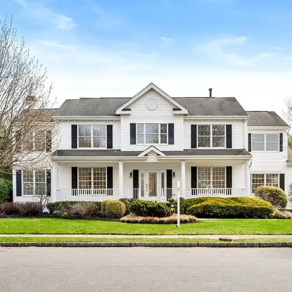 LIKE-NEW HOME IN THE HEART OF CRANBURY