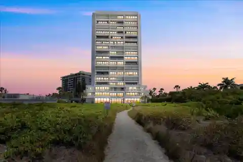 Beautiful Condo in the Beach Terrace Building
