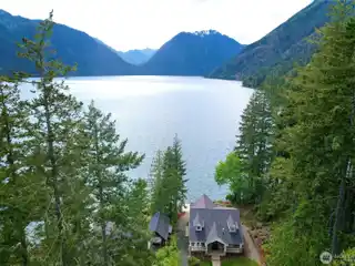 Gorgeous Waterfront Home at Lake Cushman