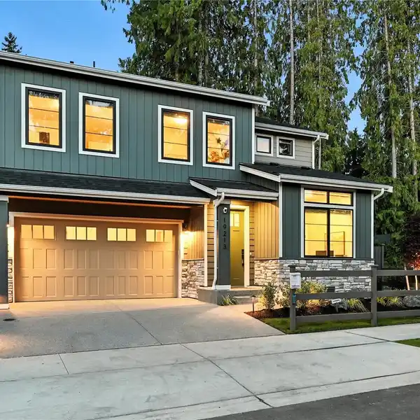 NEW MODERN FARMHOUSE IN COYOTE WOODS