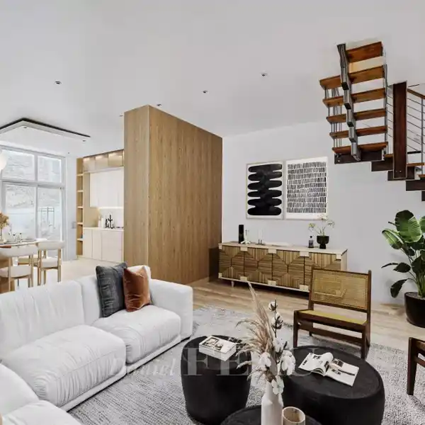 CHARMING HOME IN IDEAL LOCATION