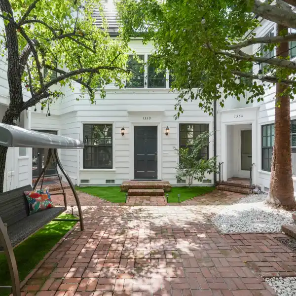 FIVE-UNIT FRENCH TOWNHOUSE-STYLE COMPLEX