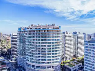 Pristine New Luxury Apartment