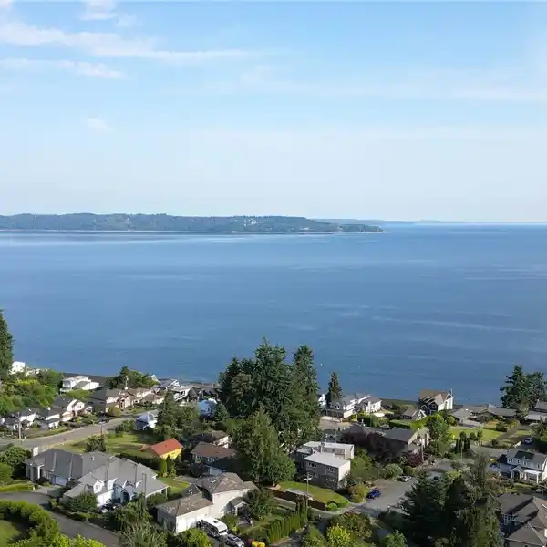 ELEGANT ENTERTAINER’S DREAM WITH SCENIC VISTAS