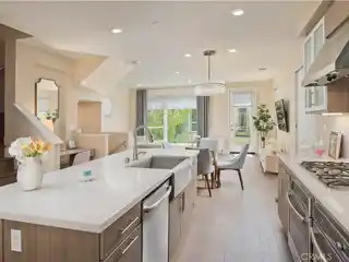 Contemporary Gated Hollywood Hills Retreat